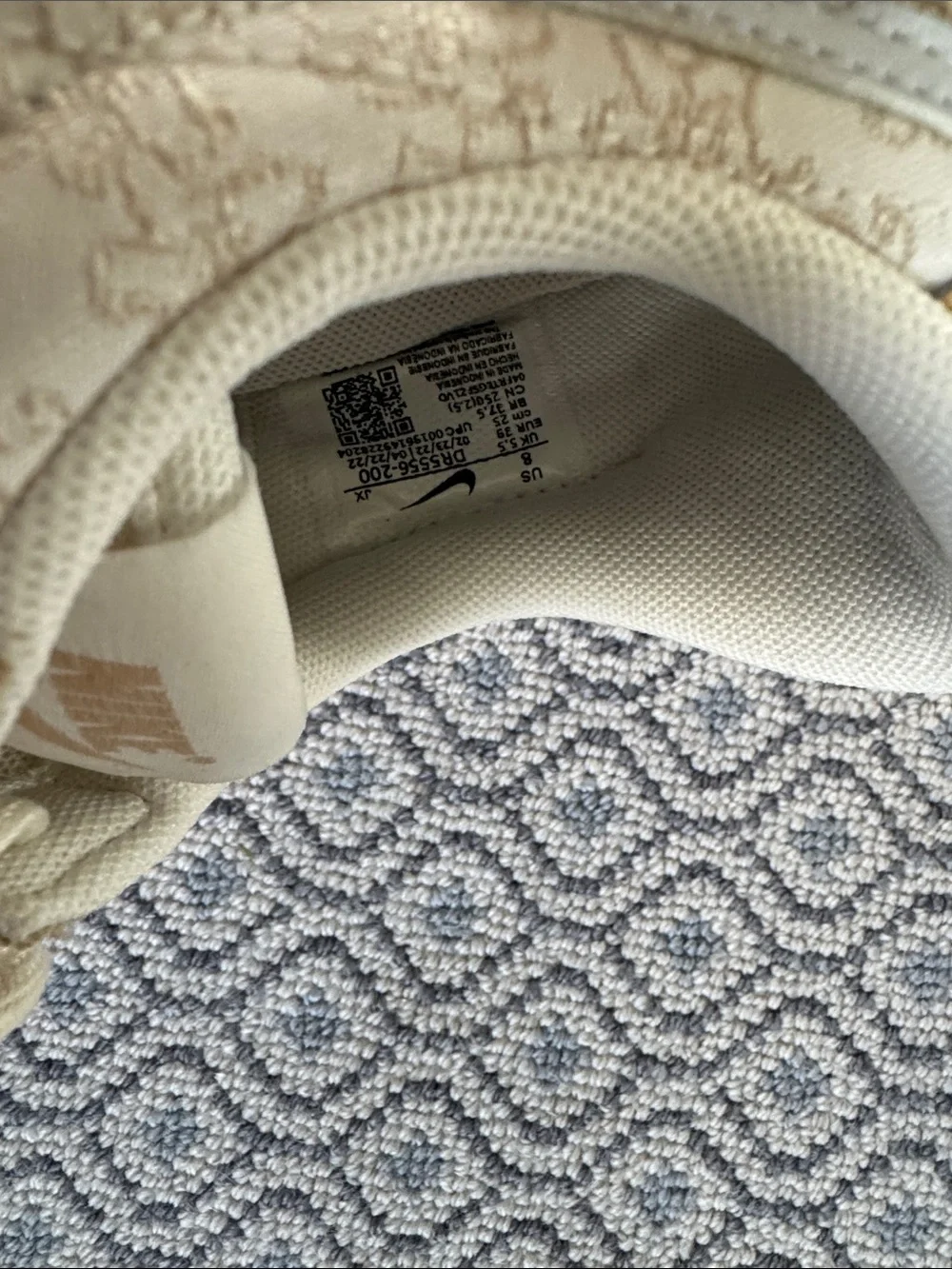 Nike lightweight women’s